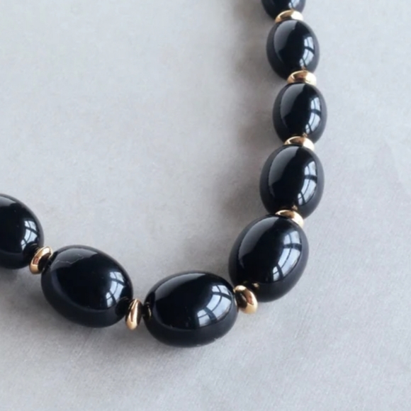 Rare Vintage Signed Napier Black Lucite Oval Beads Gold Tone Spacers Necklace - Picture 2 of 6